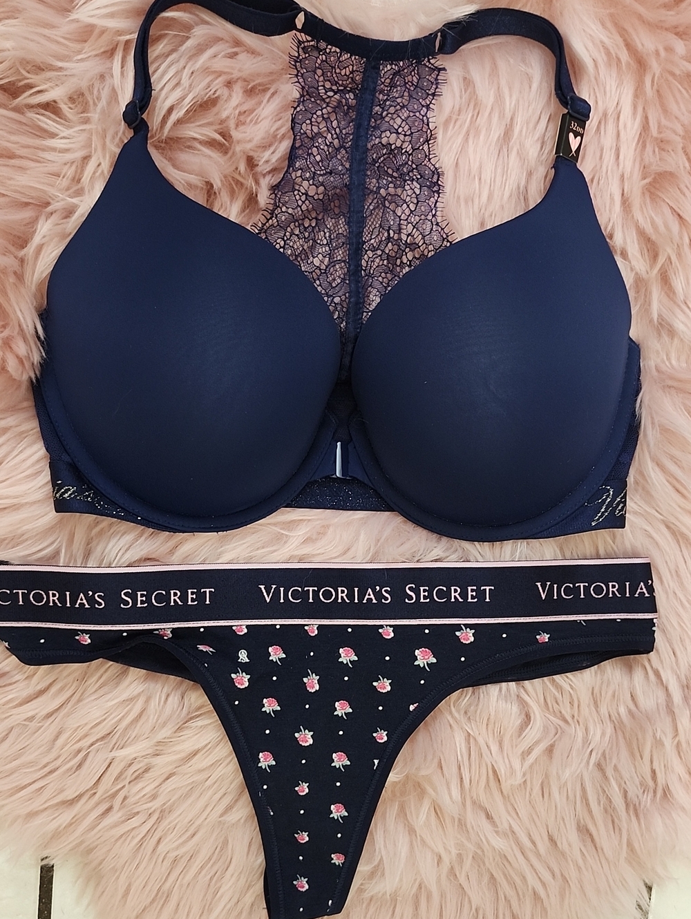 Brand New Victoria's Secret 32DD T-SHIRT PUSH-UP FULL COVERAGE BRA & THONG-S